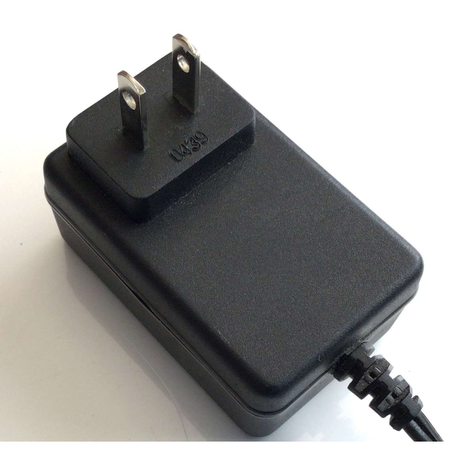 CARGADOR / ADAPTADOR DE FUENTE DE ALIMENTACION LEI / VCA-VCD / NUMERO DE PARTE MT15-5050200-A1 / ENTRADA VCA 100-120V~ 50/60HZ 0.5A / SALIDA VCD 5.0V 2.0A / MODELO MT15-5050200-A1 - Imagen 3